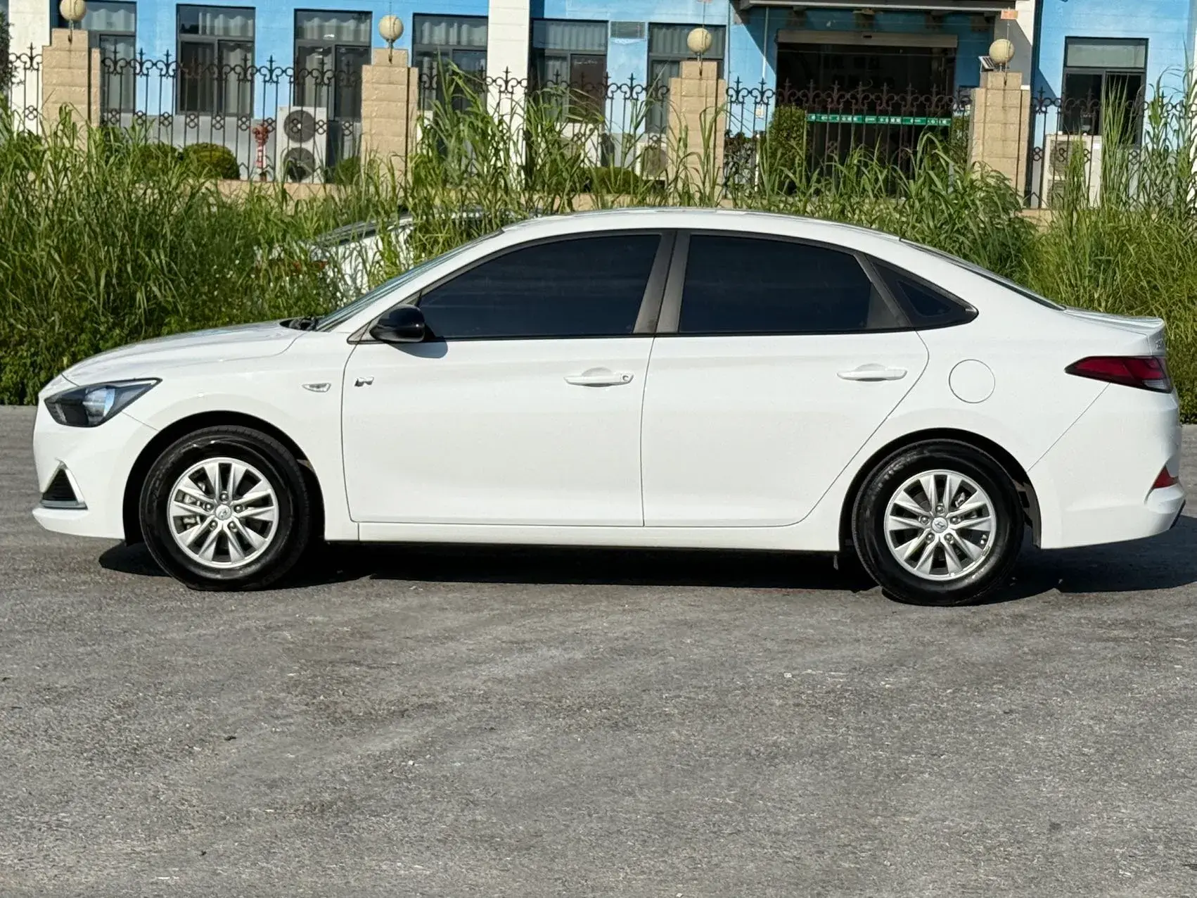 2017 HYUNDAI CELESTA thumbnail 4