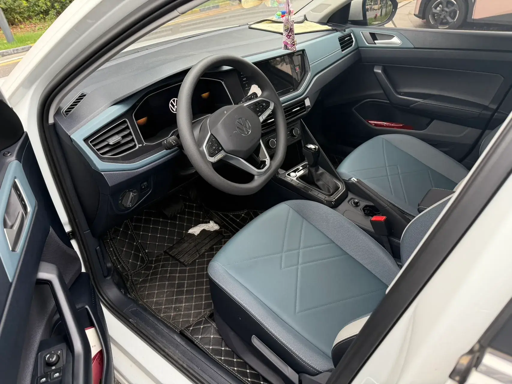 2023 VOLKSWAGEN LAVIDA thumbnail 3