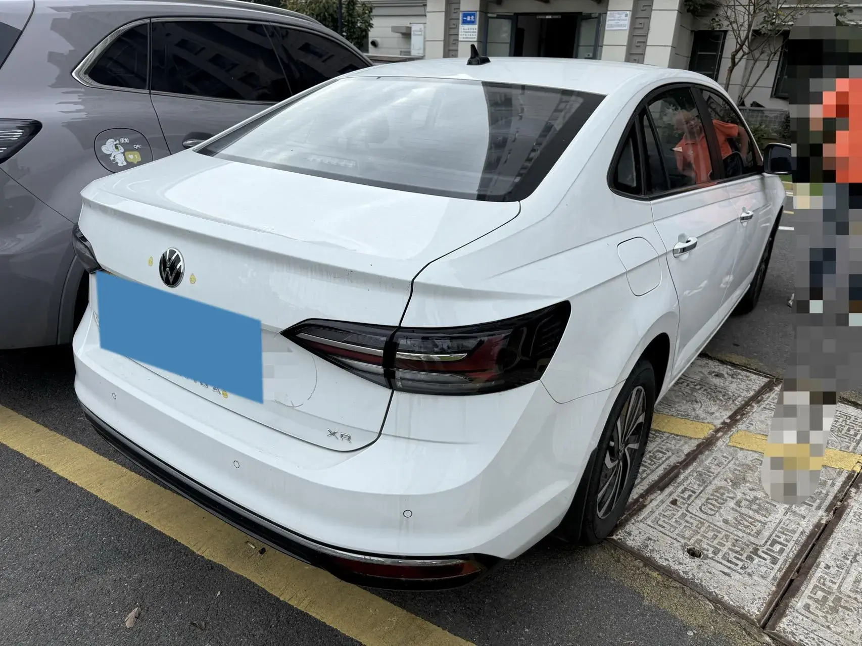 2023 VOLKSWAGEN LAVIDA thumbnail 2