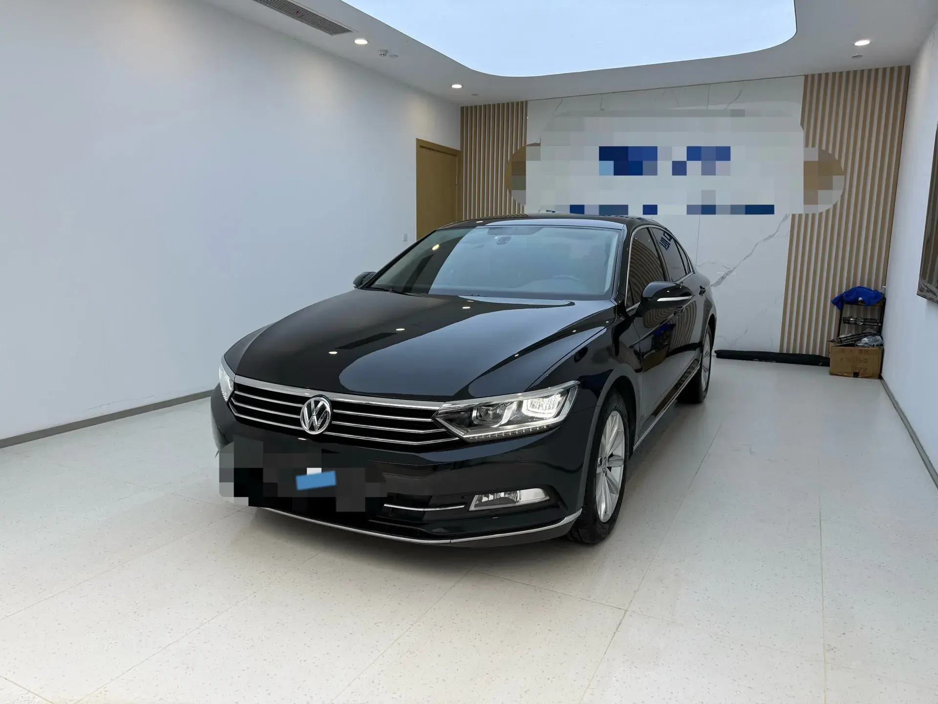 2019 VOLKSWAGEN MAGOTAN view 1