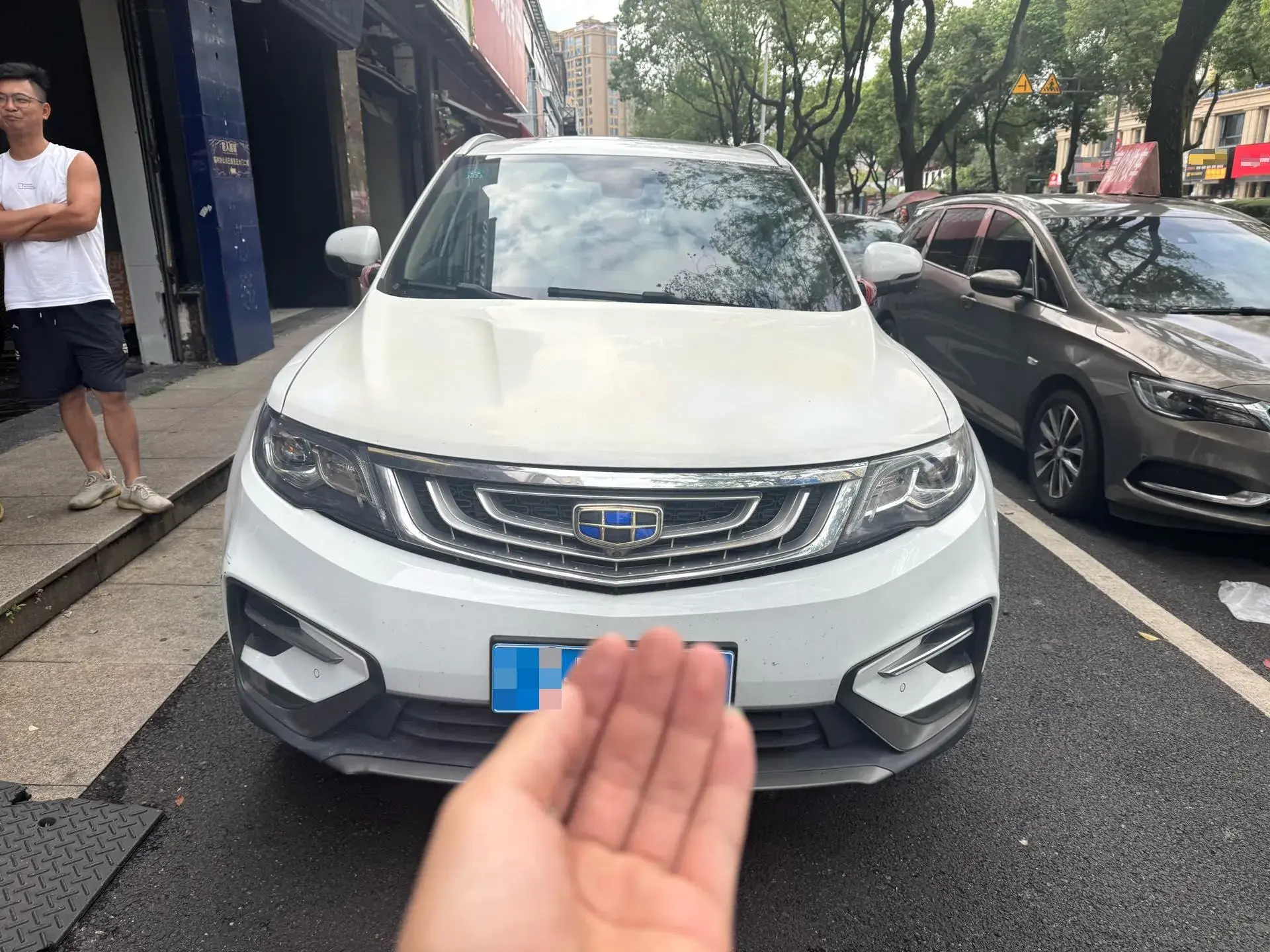 2018 GEELY AZKARRA thumbnail 3