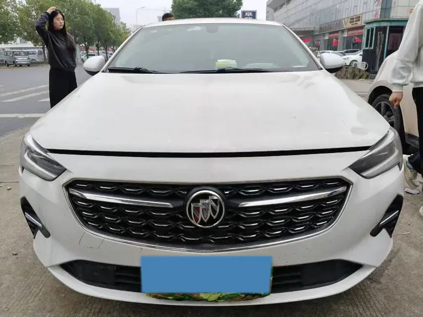 2020 BUICK REGAL thumbnail 2