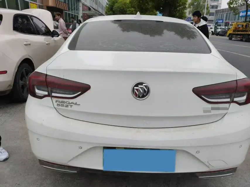 2020 BUICK REGAL thumbnail 4