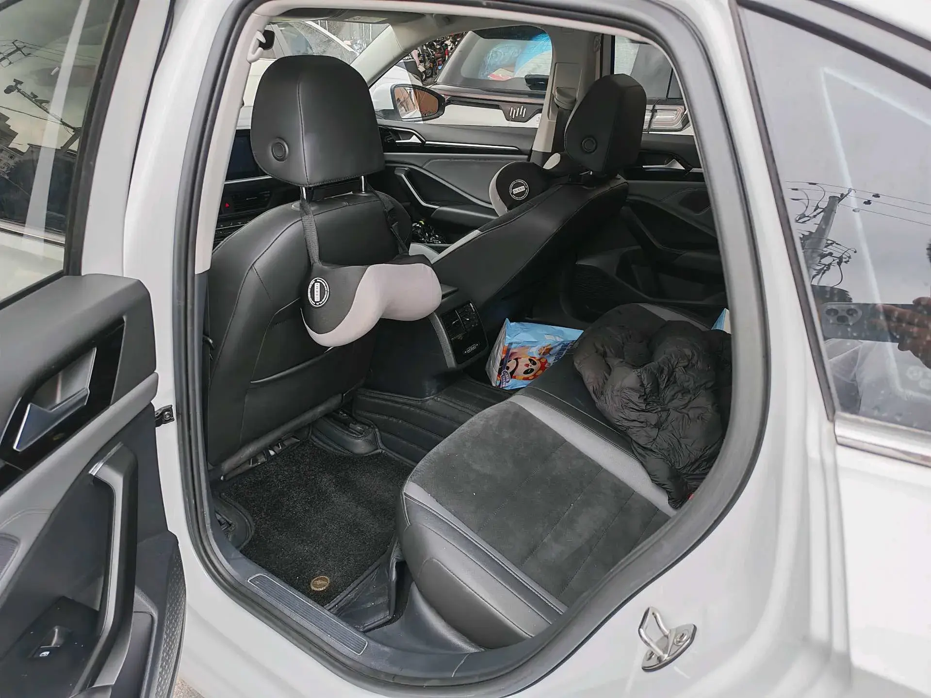 2021 VOLKSWAGEN SAGITAR thumbnail 4