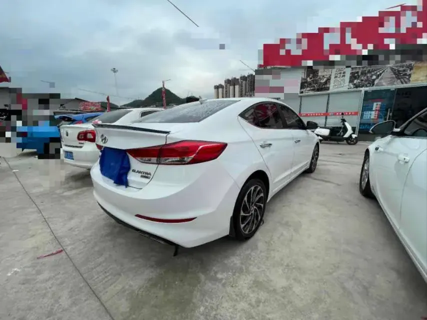 2019 HYUNDAI ELANTRA thumbnail 4