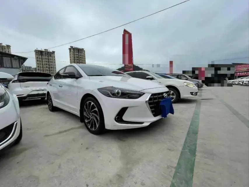 2019 HYUNDAI ELANTRA thumbnail 3