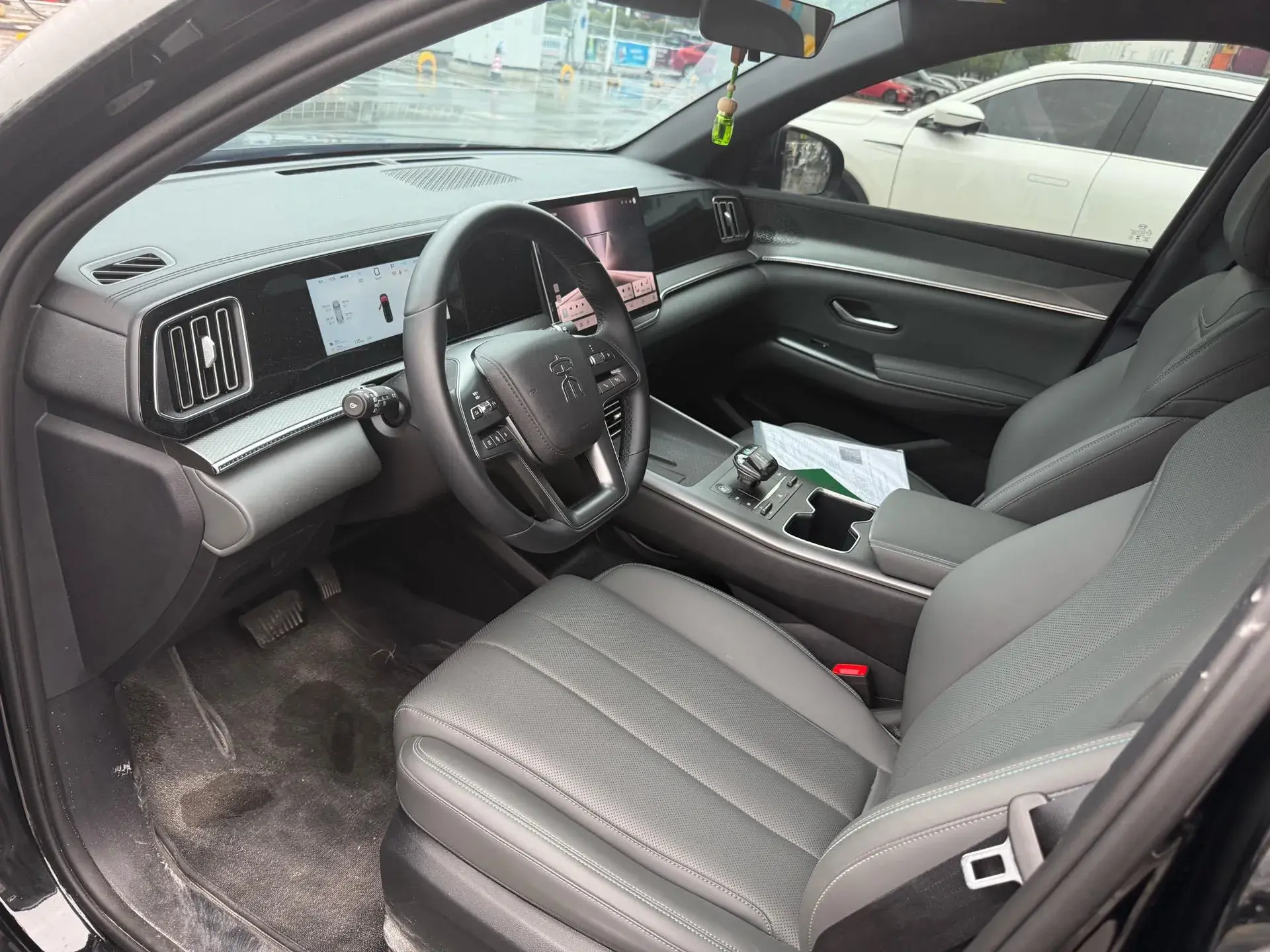 2025 BYD SONG thumbnail 2