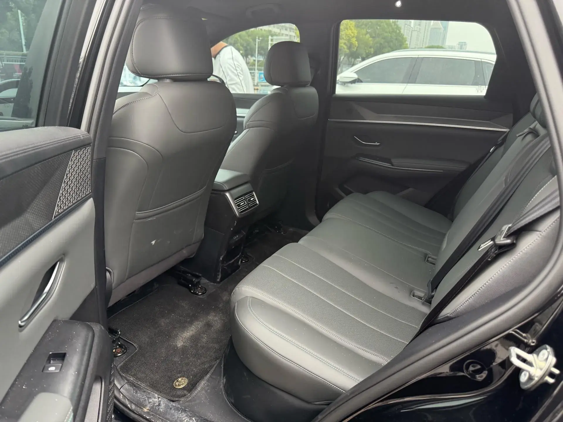 2025 BYD SONG thumbnail 3