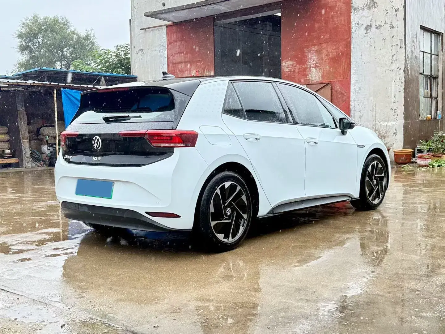 2023 VOLKSWAGEN ID.3 thumbnail 2