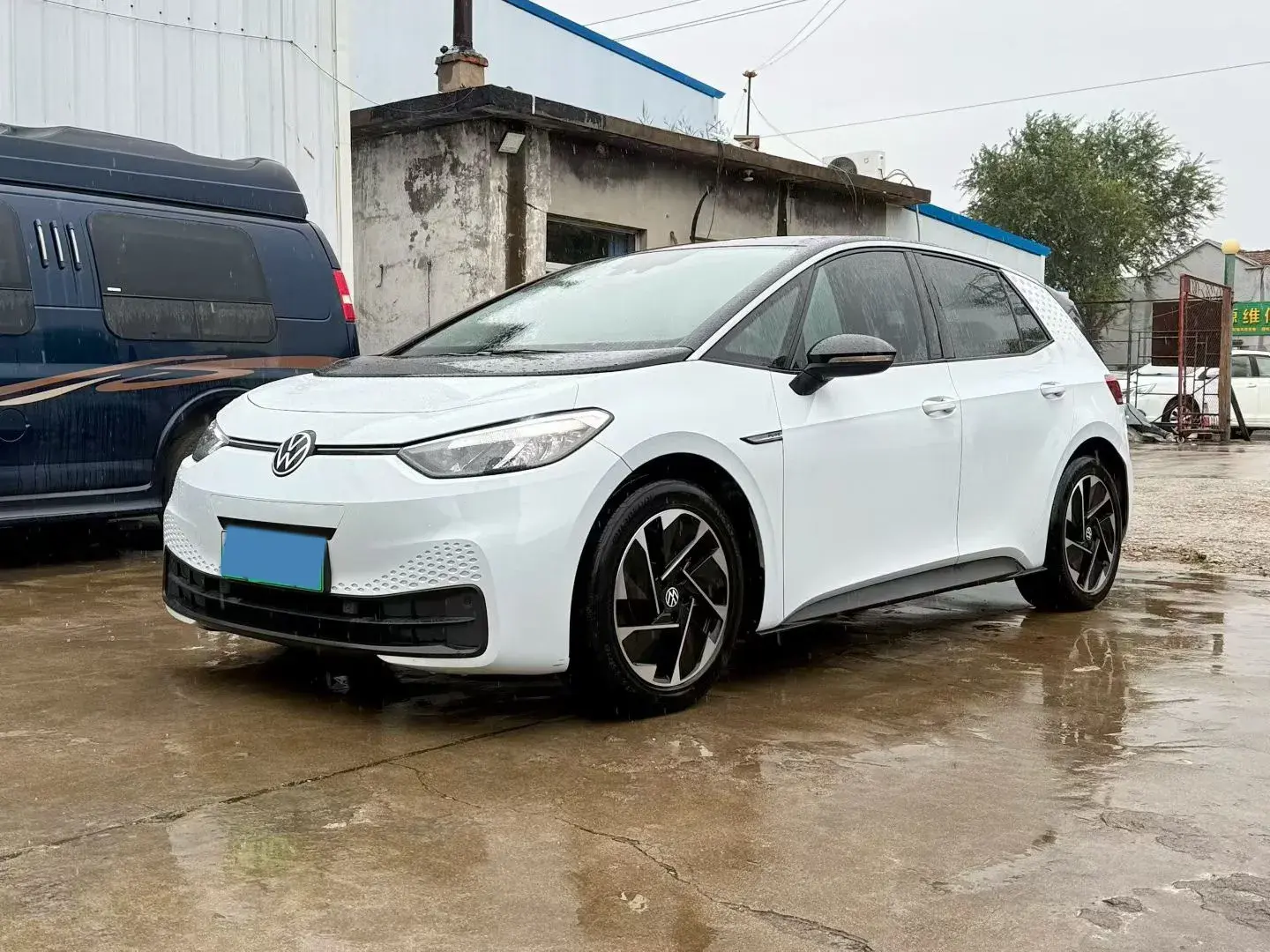 2023 VOLKSWAGEN ID.3 view 1