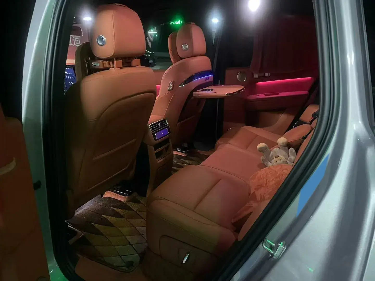 2024 LI L6 thumbnail 3