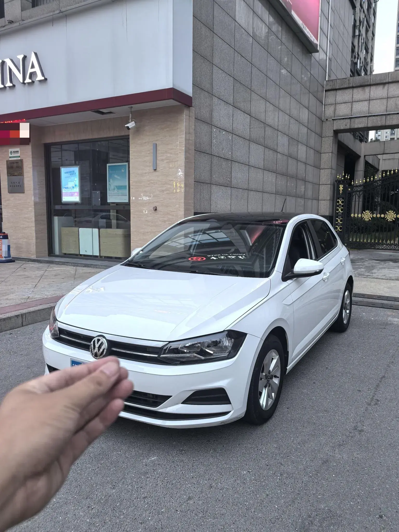 2021 VOLKSWAGEN POLO view 1