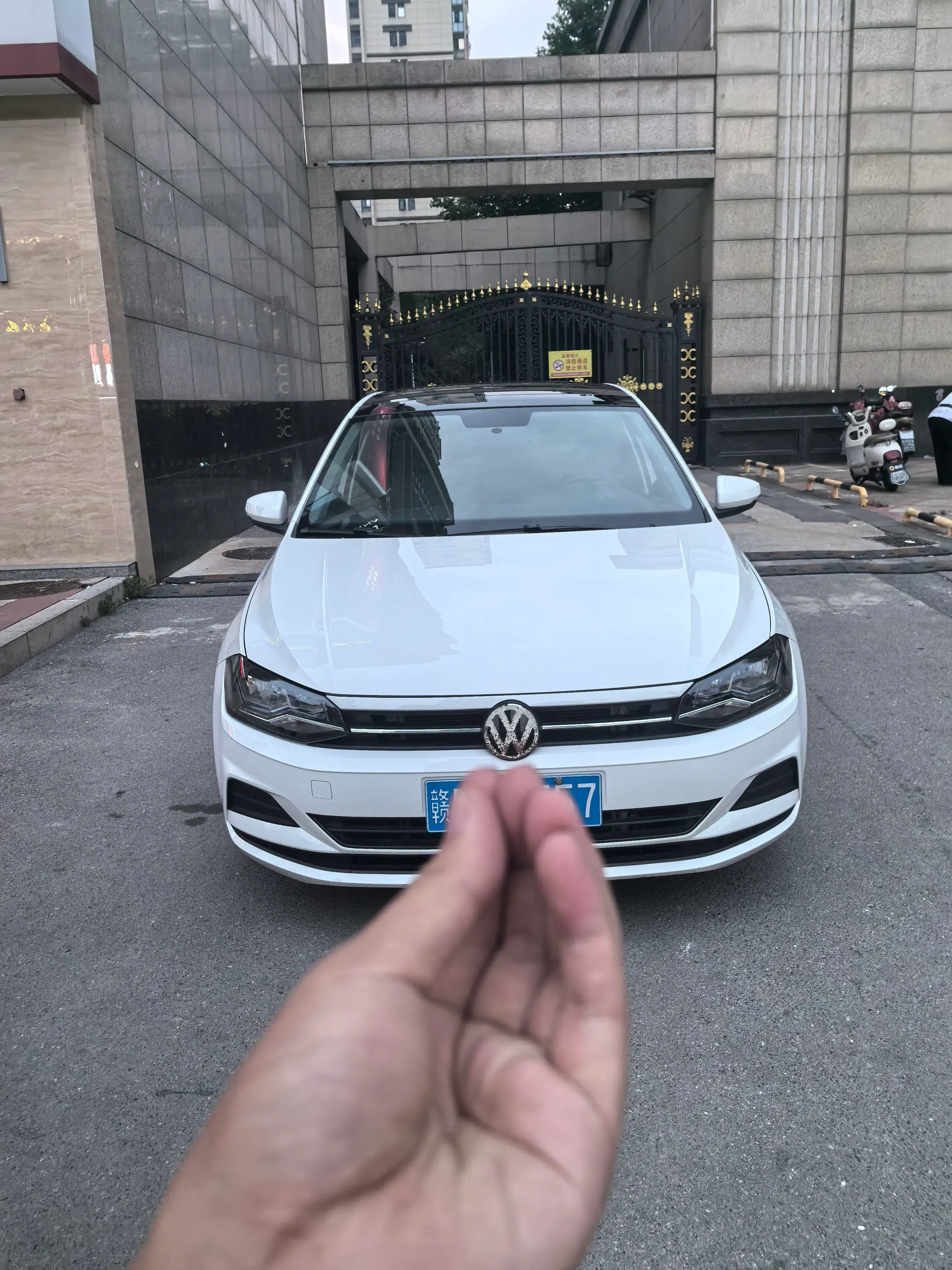 2021 VOLKSWAGEN POLO thumbnail 2