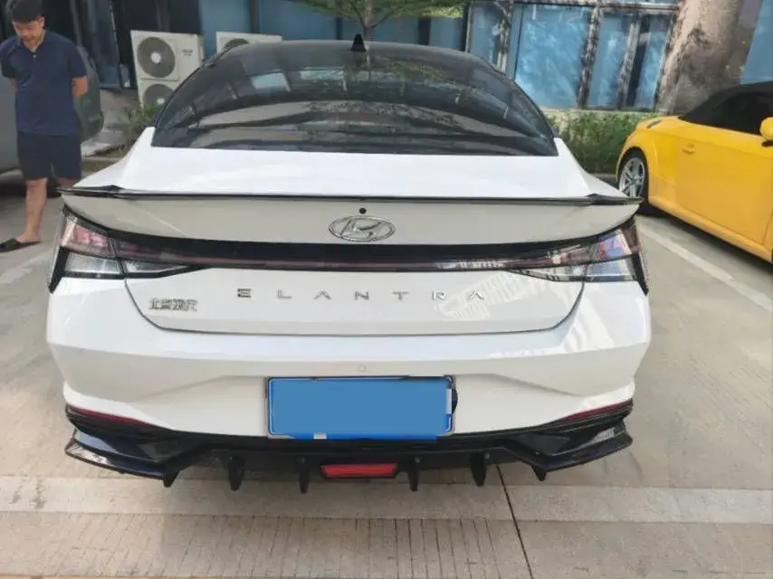 2022 HYUNDAI ELANTRA thumbnail 4