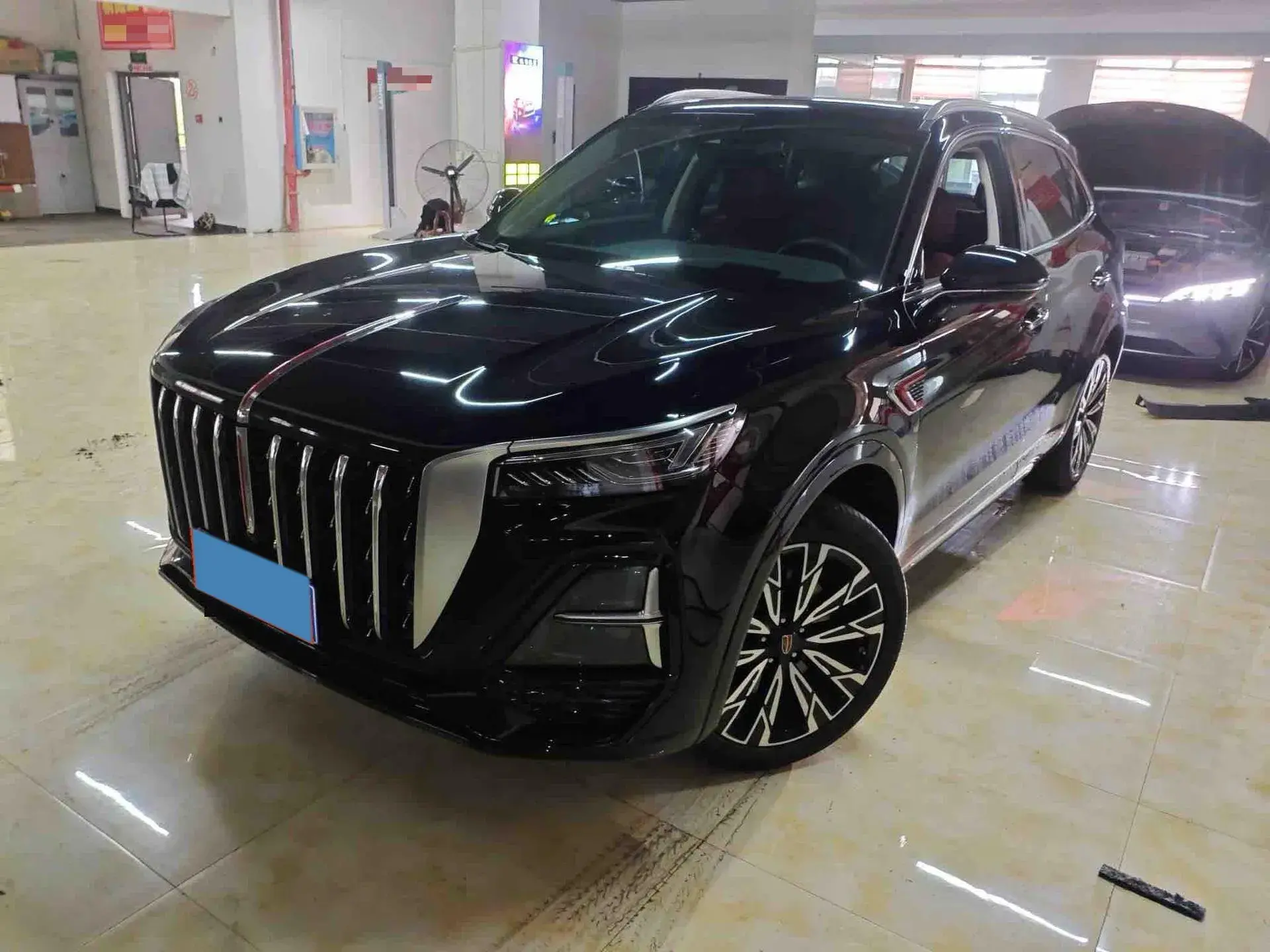 2023 HONGQI HS5 view 1