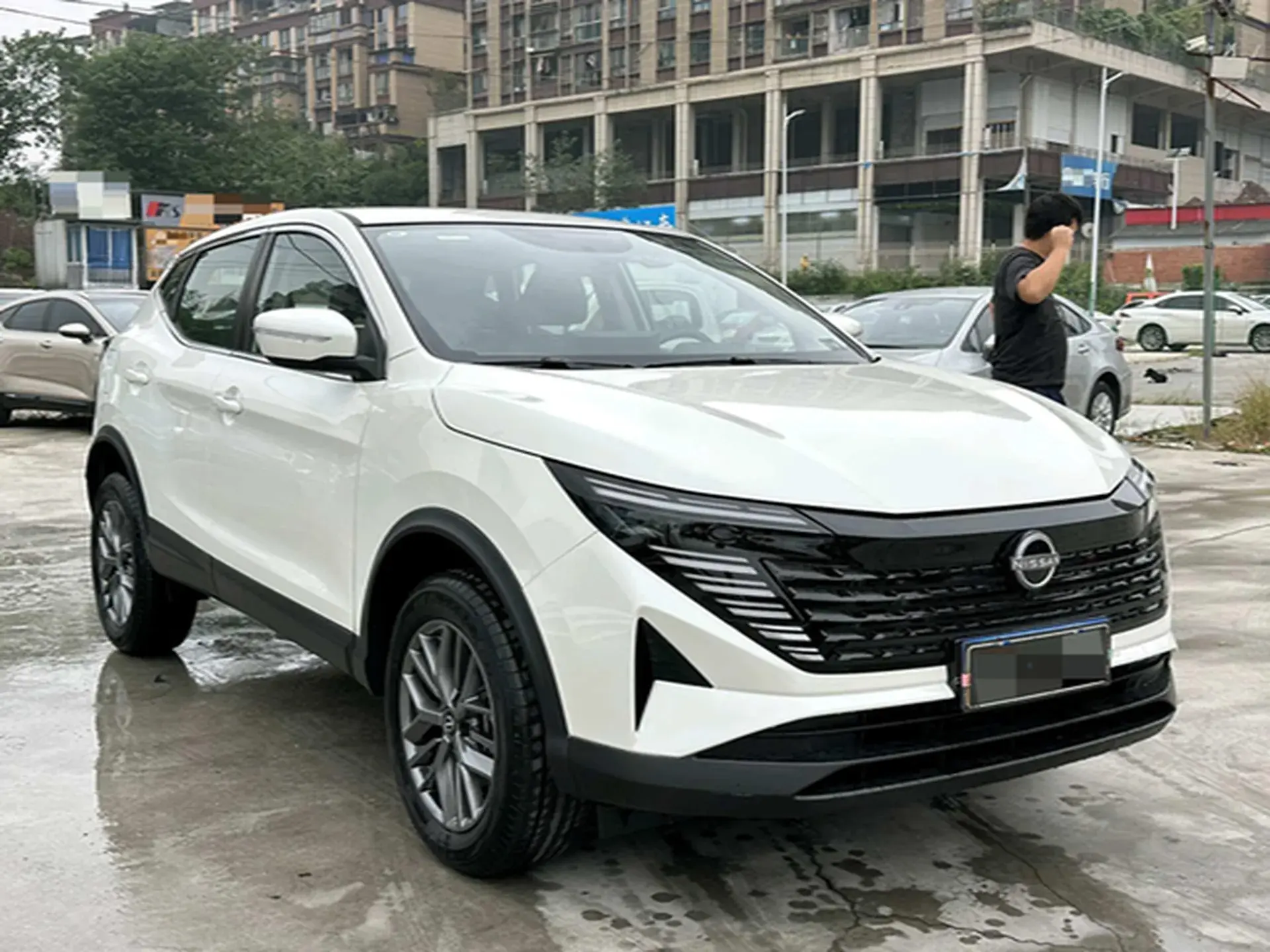 2025 NISSAN QASHQAI thumbnail 2