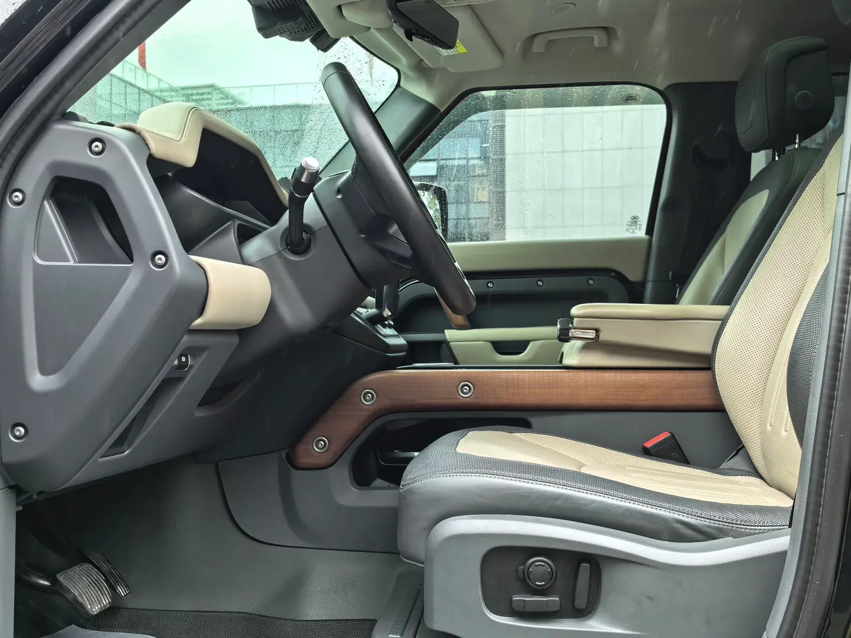 2021 LAND ROVER thumbnail 3