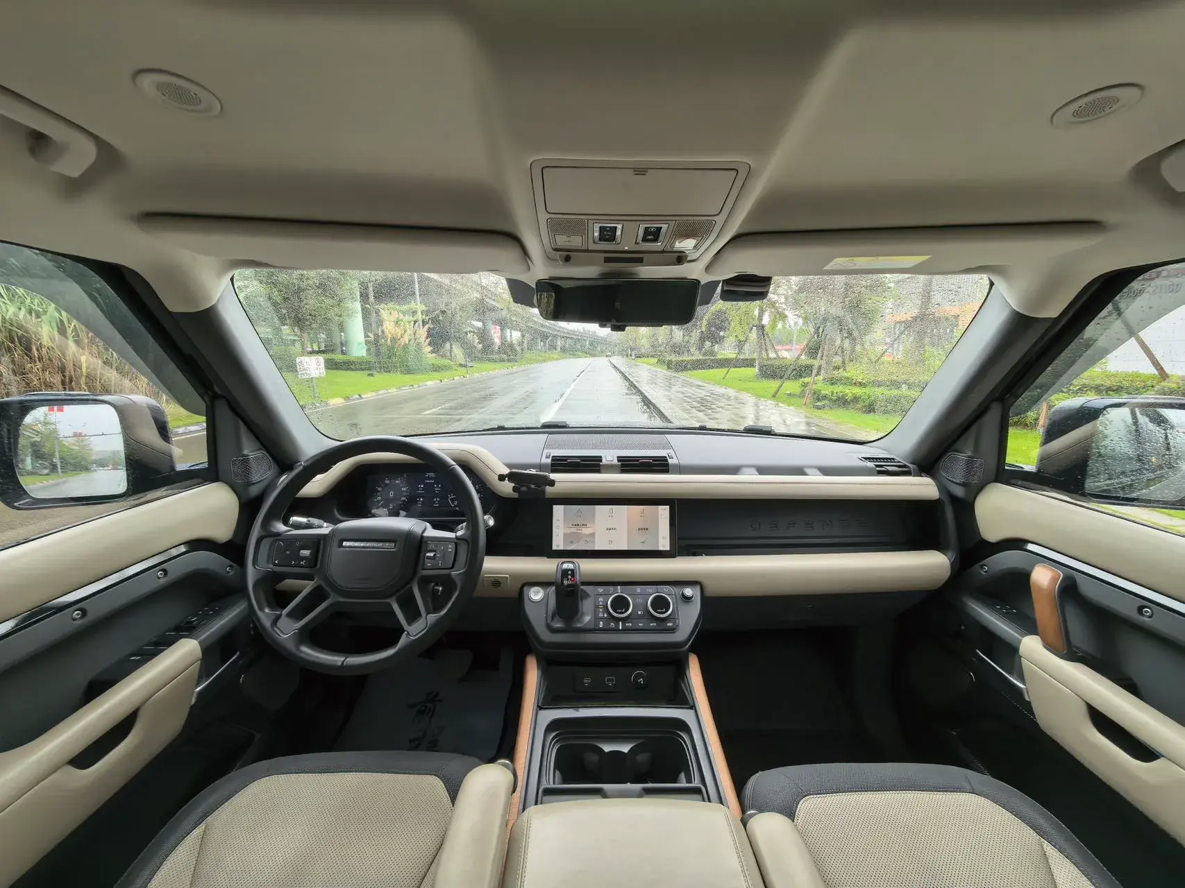 2021 LAND ROVER thumbnail 4