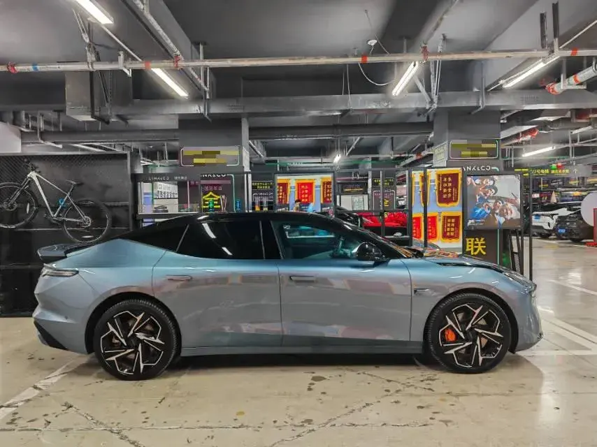 2025 LYNK&CO Z10 thumbnail 4