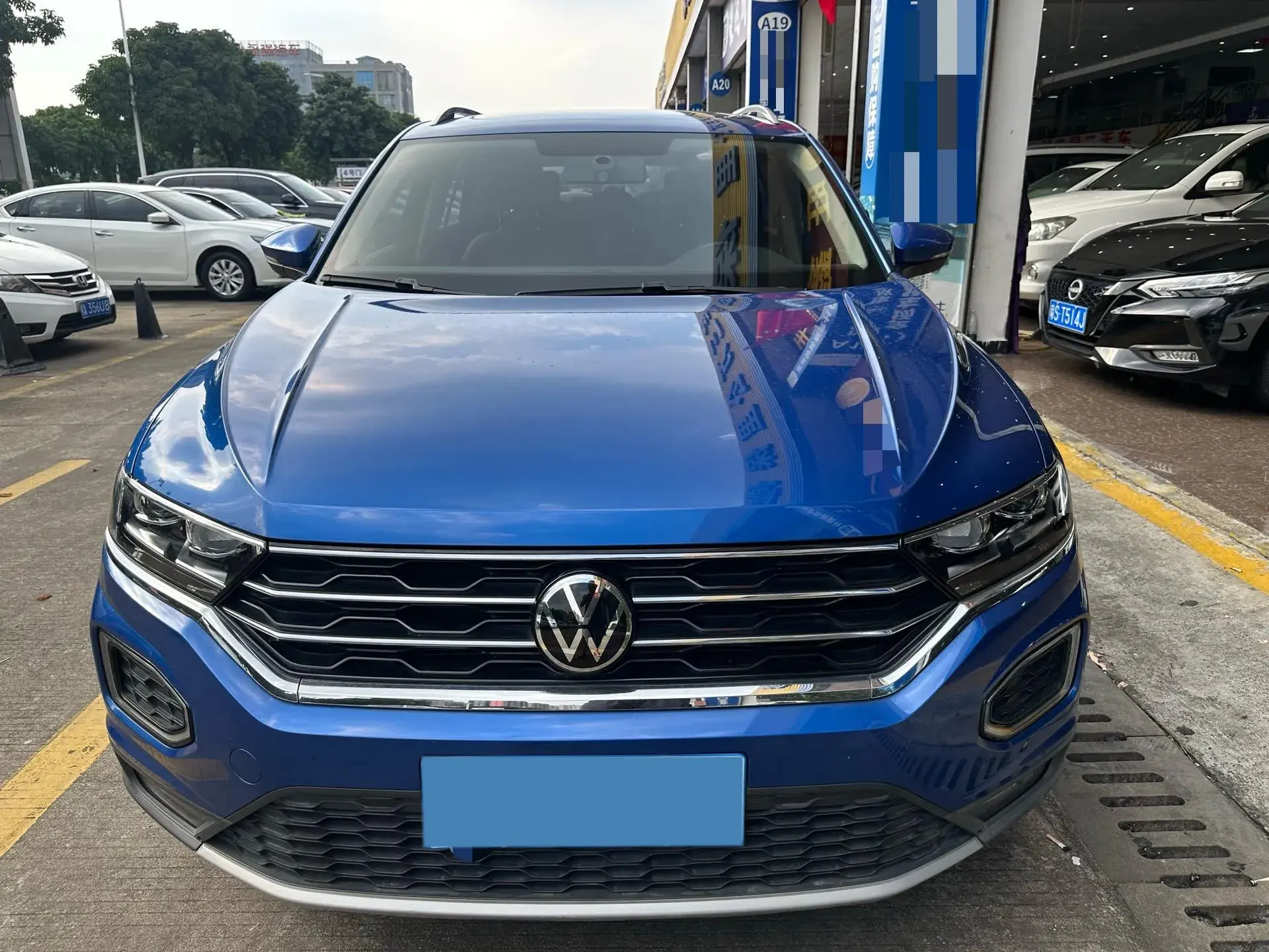 2021 VOLKSWAGEN T-ROC thumbnail 2
