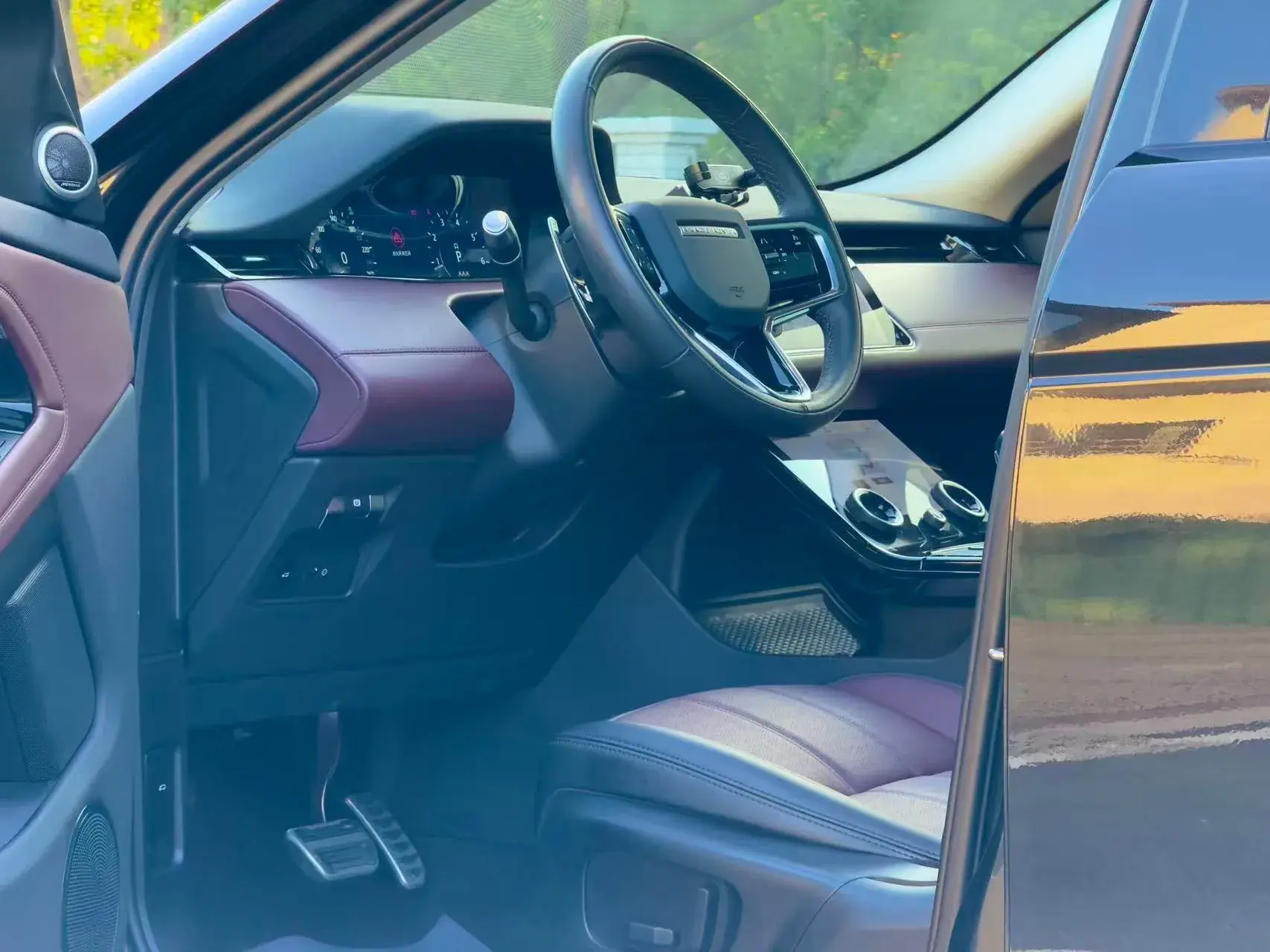 2022 LAND ROVER thumbnail 4