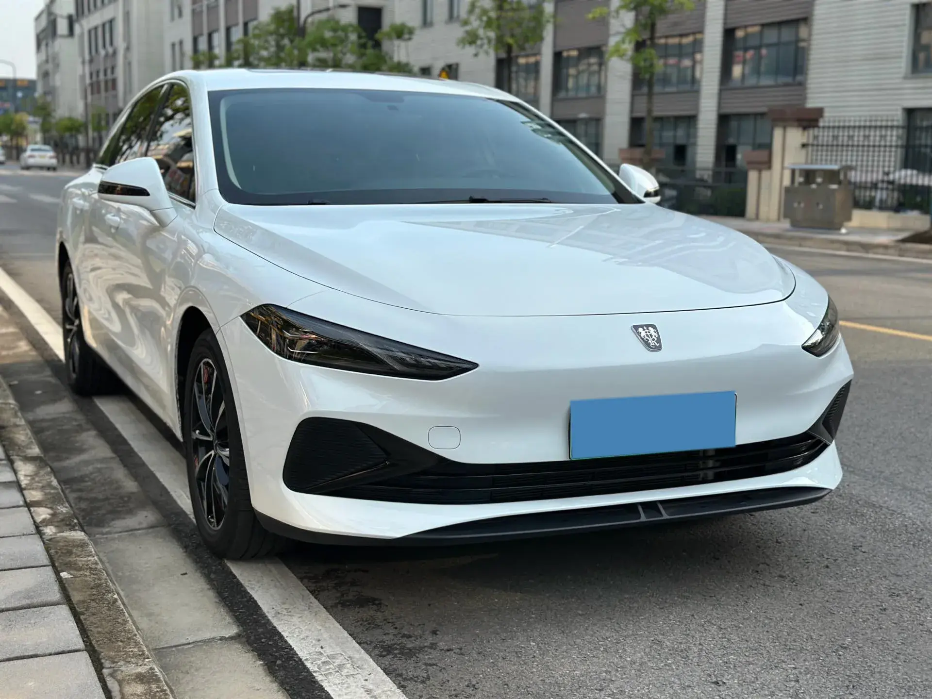 2025 ROEWE D7 thumbnail 3