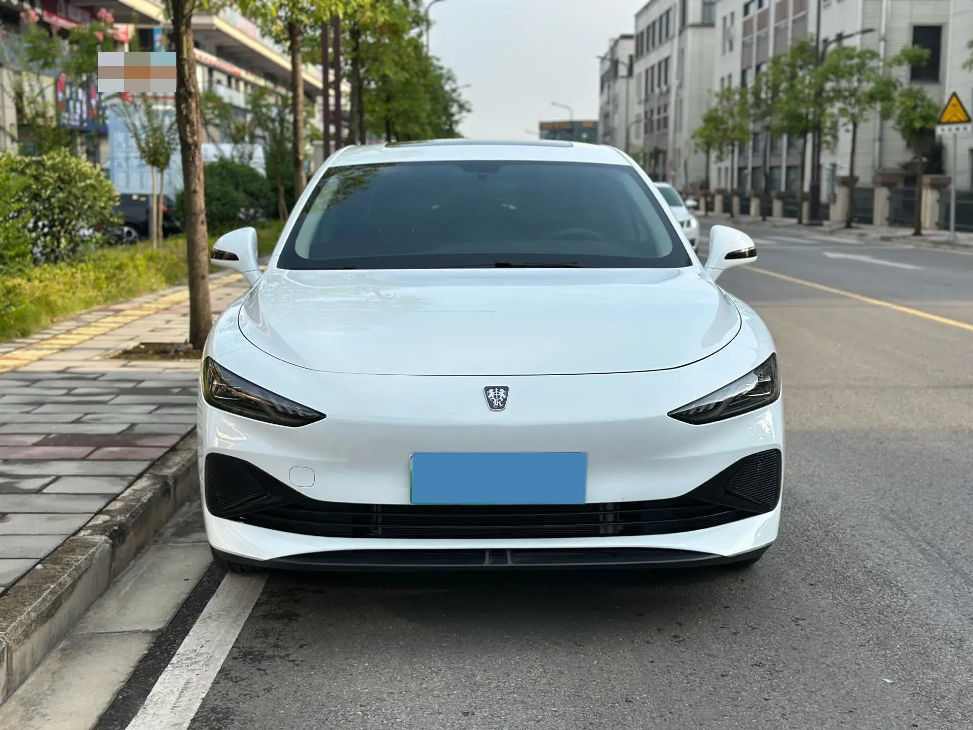 2025 ROEWE D7 thumbnail 2