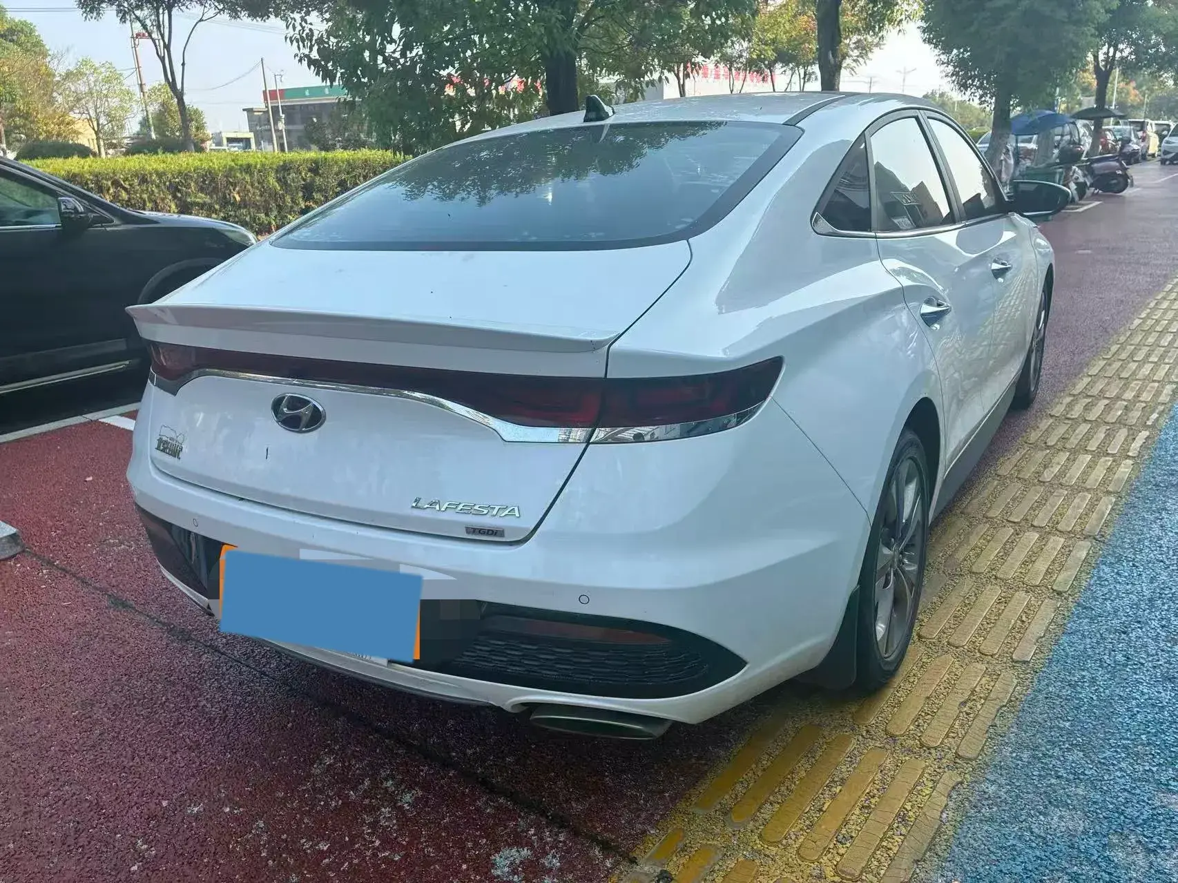 2019 HYUNDAI LA thumbnail 3