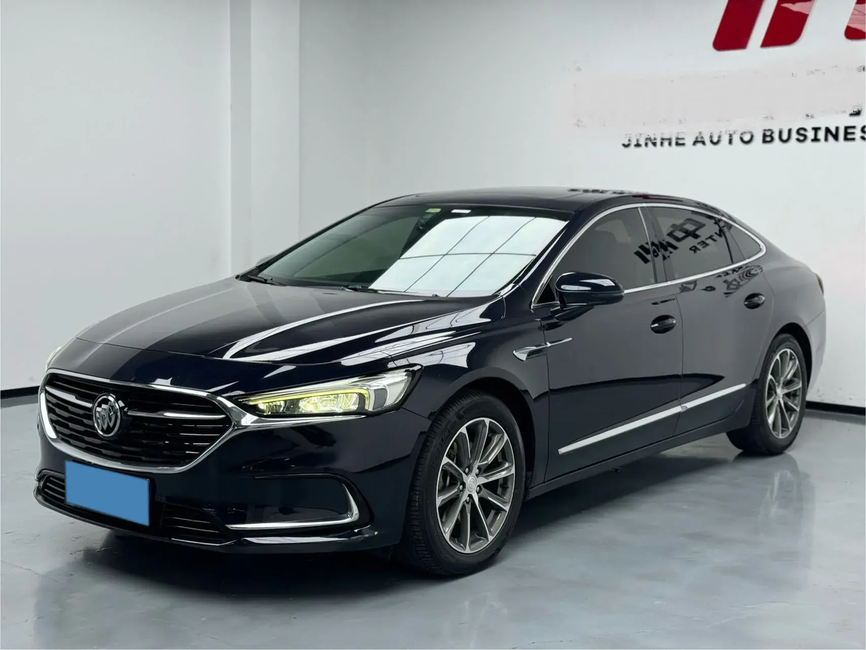 2021 BUICK LARCOSSE view 1