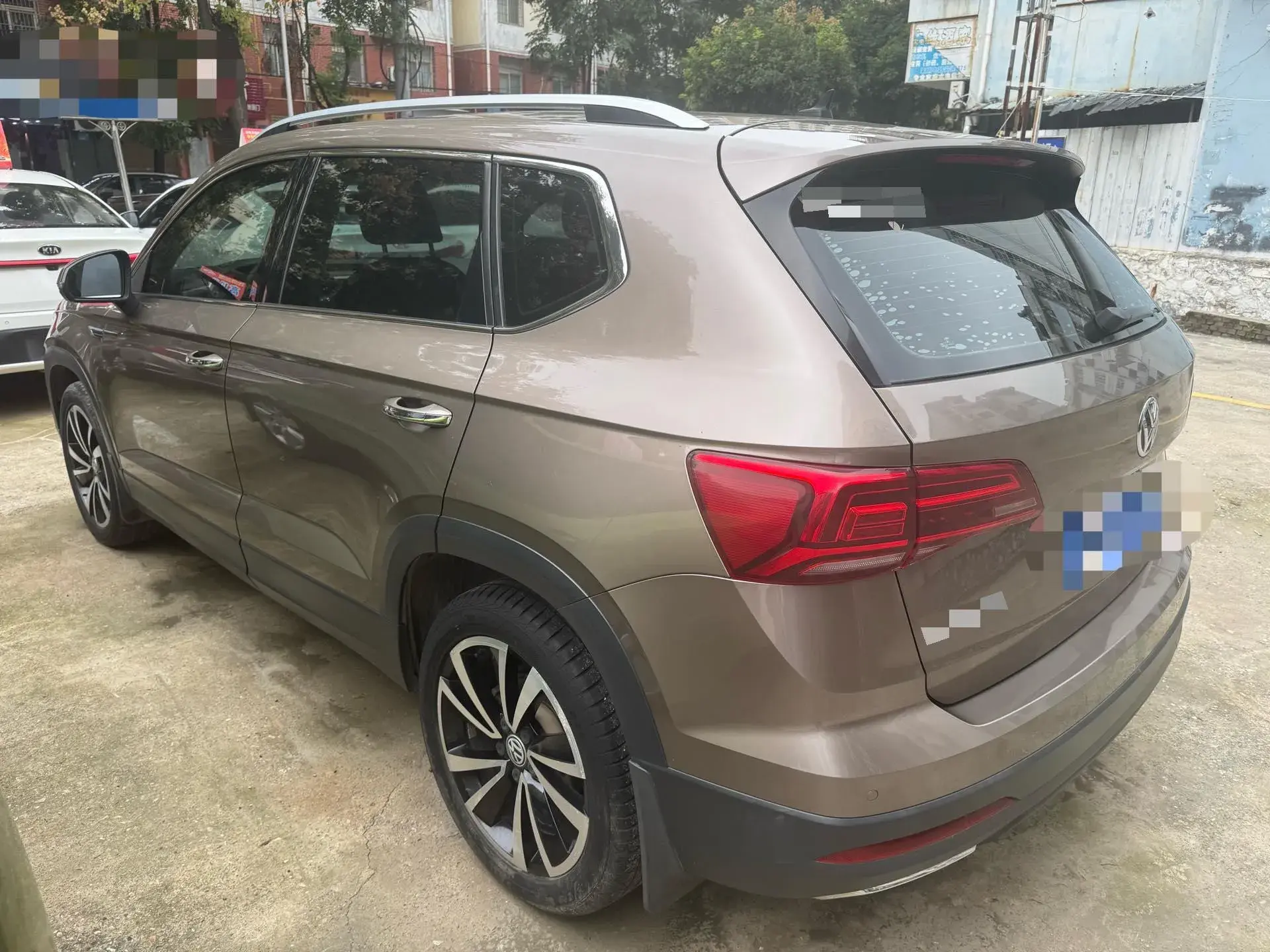 2019 VOLKSWAGEN THARU thumbnail 4