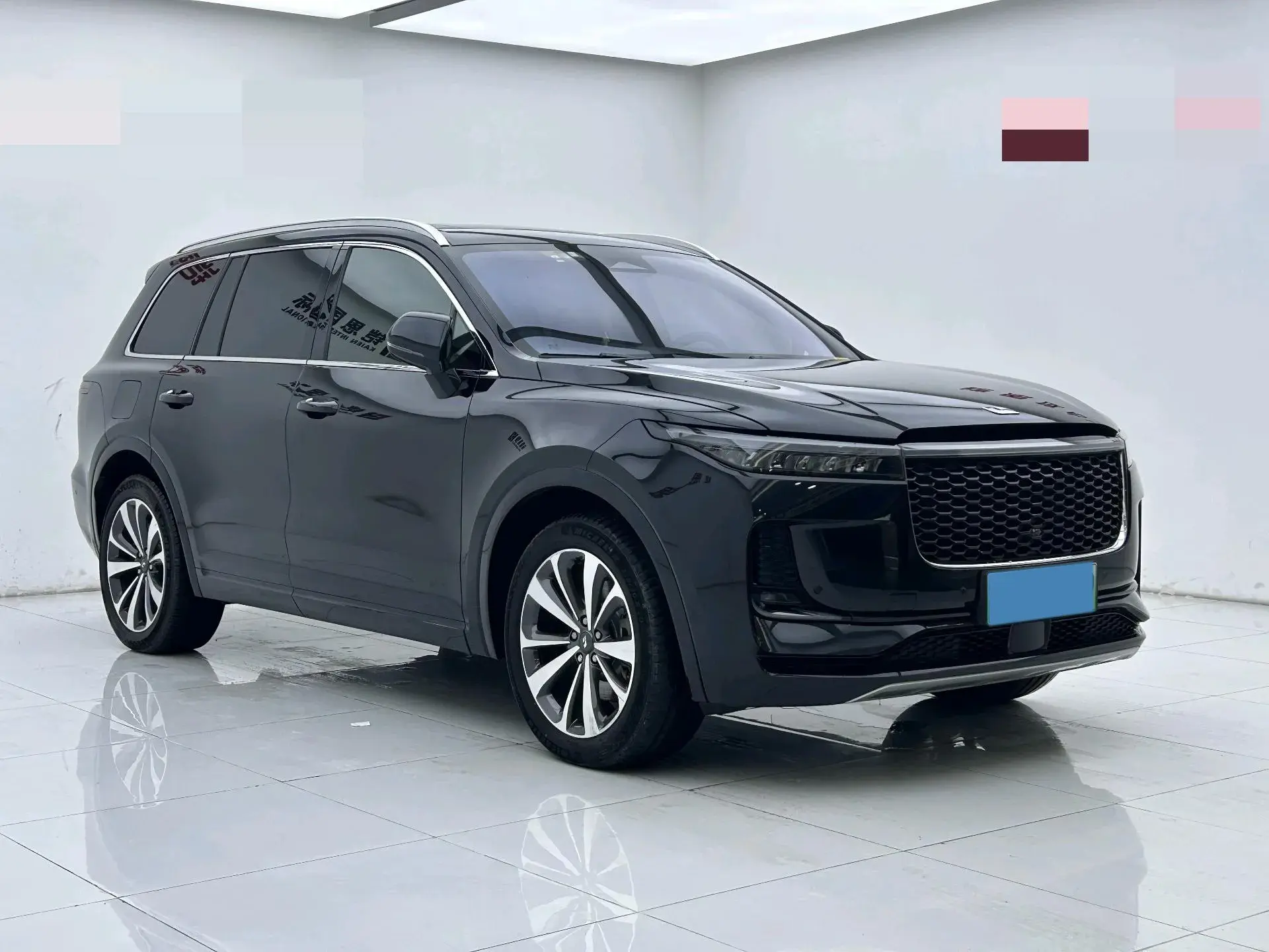 2021 LI ONE thumbnail 3