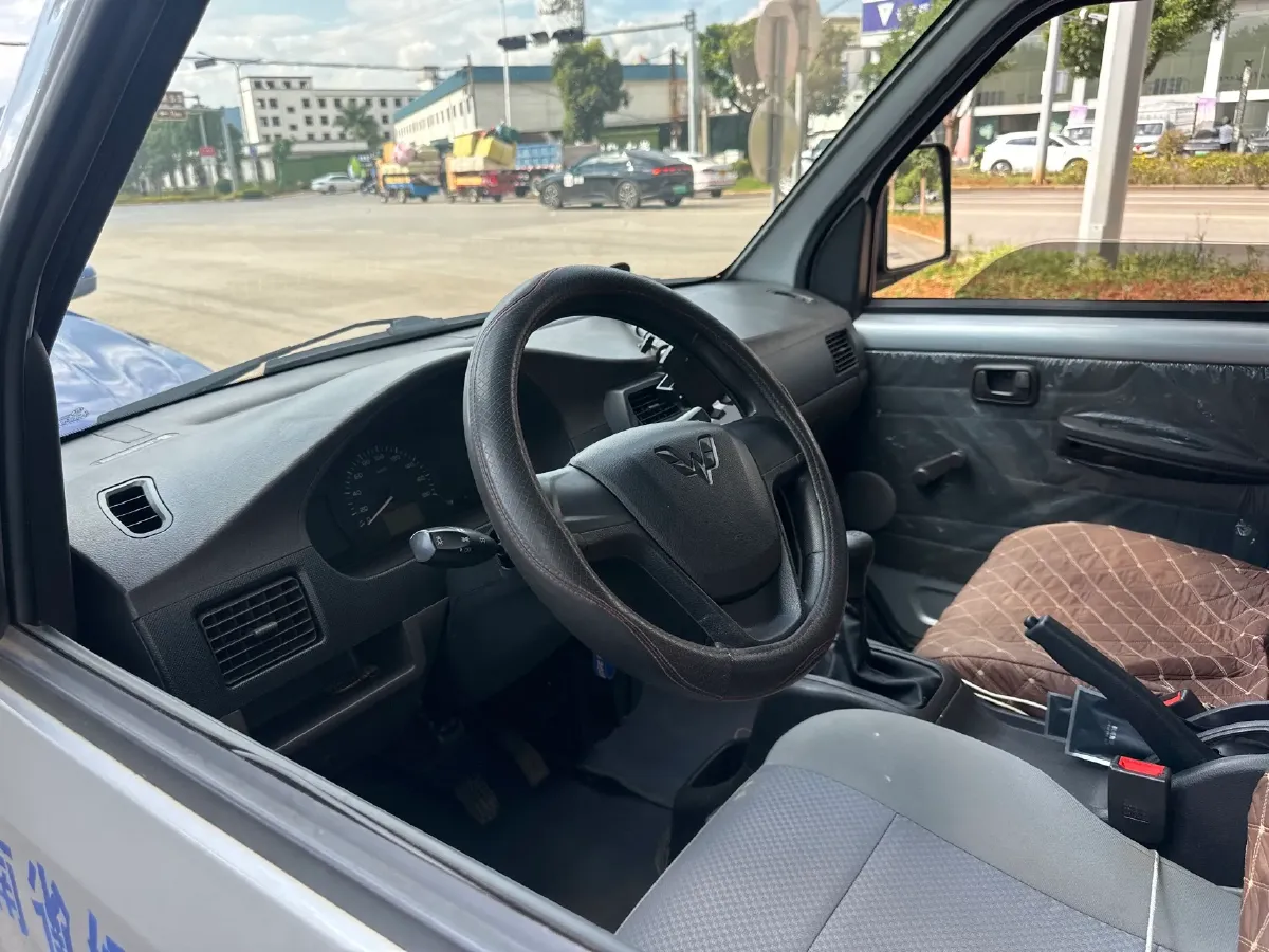 2020 WuLing RongGuang Mini Truck Special 1.5L 99HP L4 5MT,autocango,china used car exporter,china ev exporter,chinese used car exporter,chinese used ev exporter