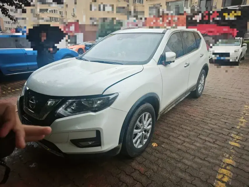 2021 NISSAN X-TRAIL view 1