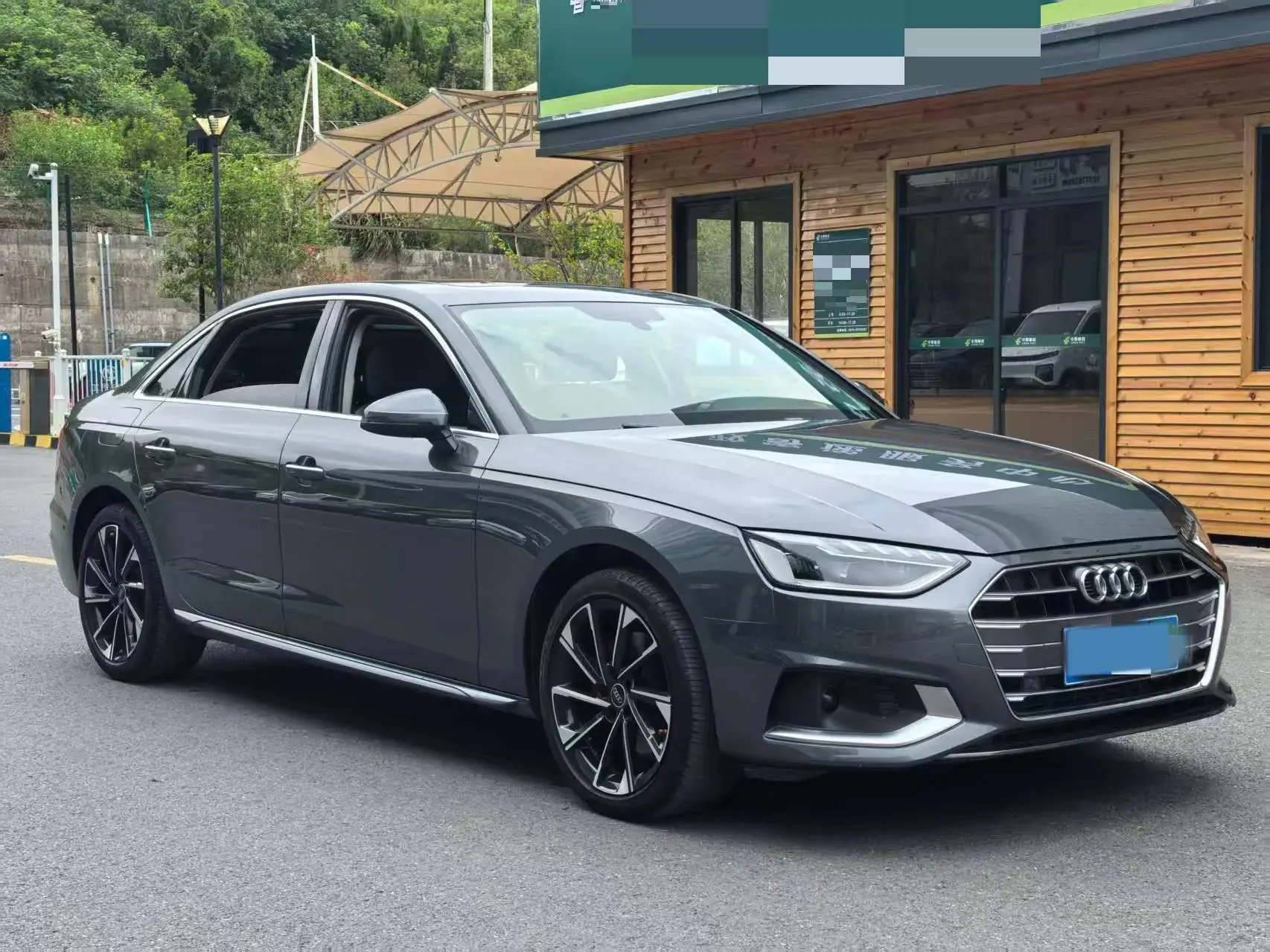 2020 AUDI A4L thumbnail 3