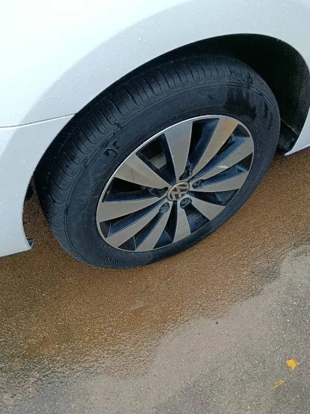 2017 VOLKSWAGEN SAGITAR thumbnail 4