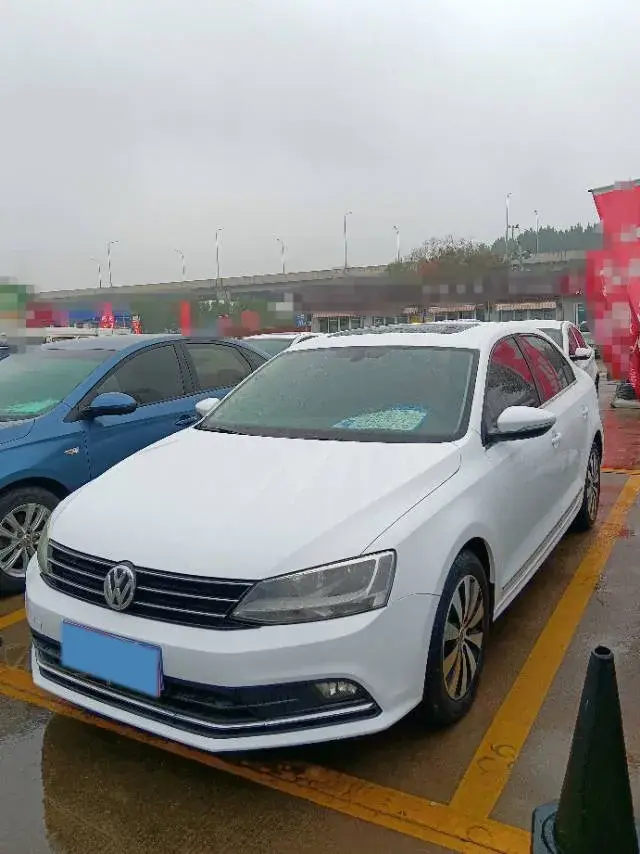 2017 VOLKSWAGEN SAGITAR view 1