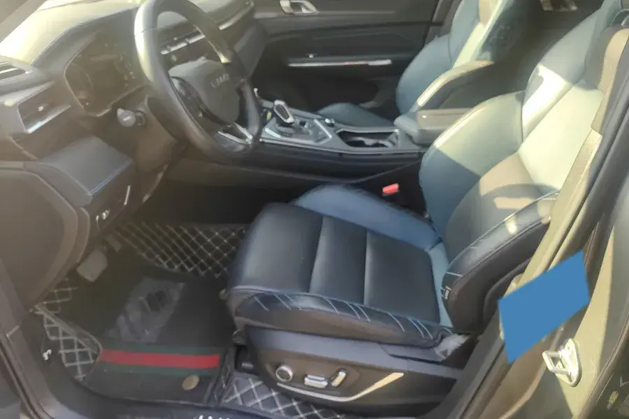 2022 LYNK&CO 05 thumbnail 3