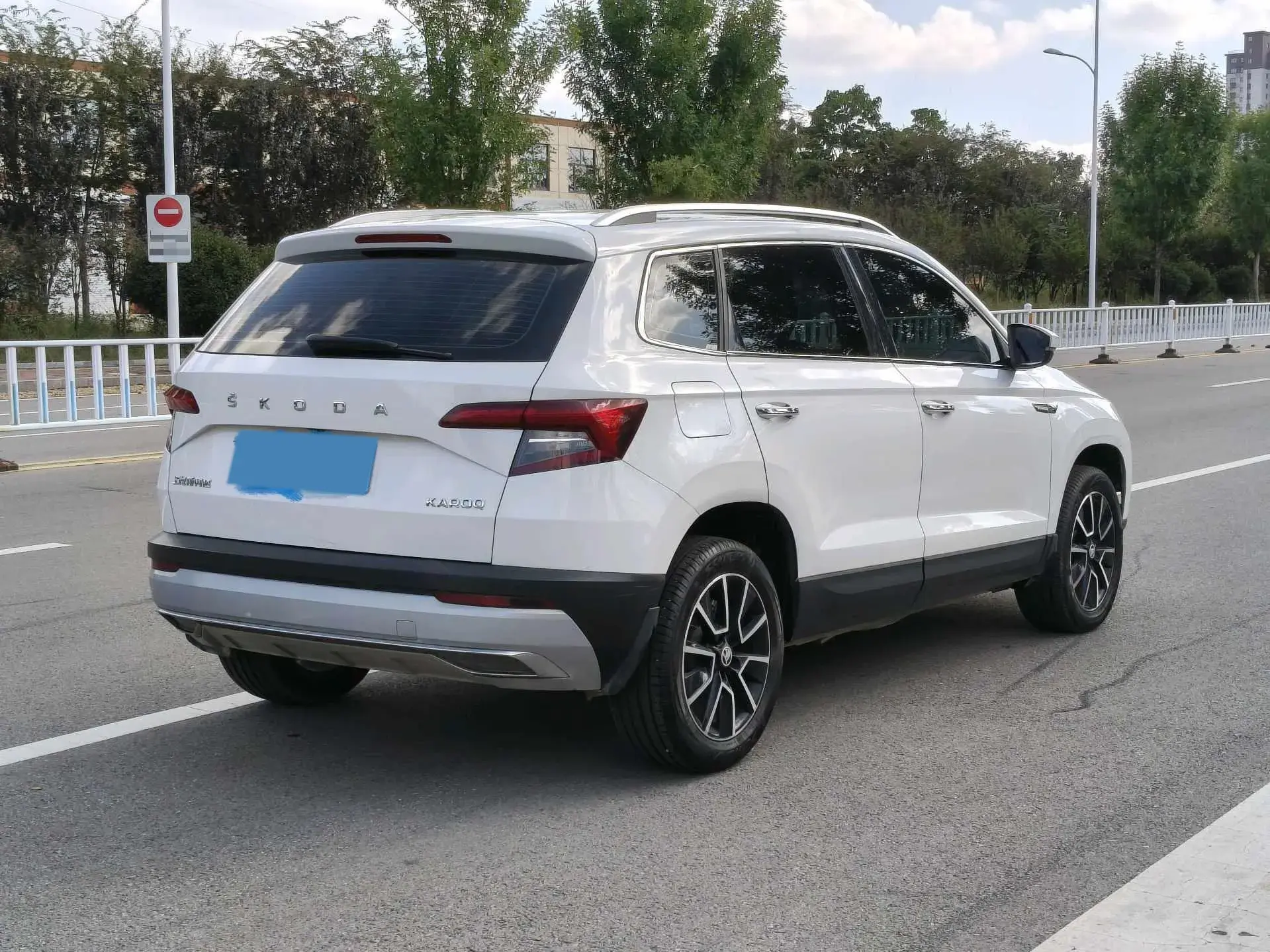 2021 SKODA KAROQ thumbnail 4