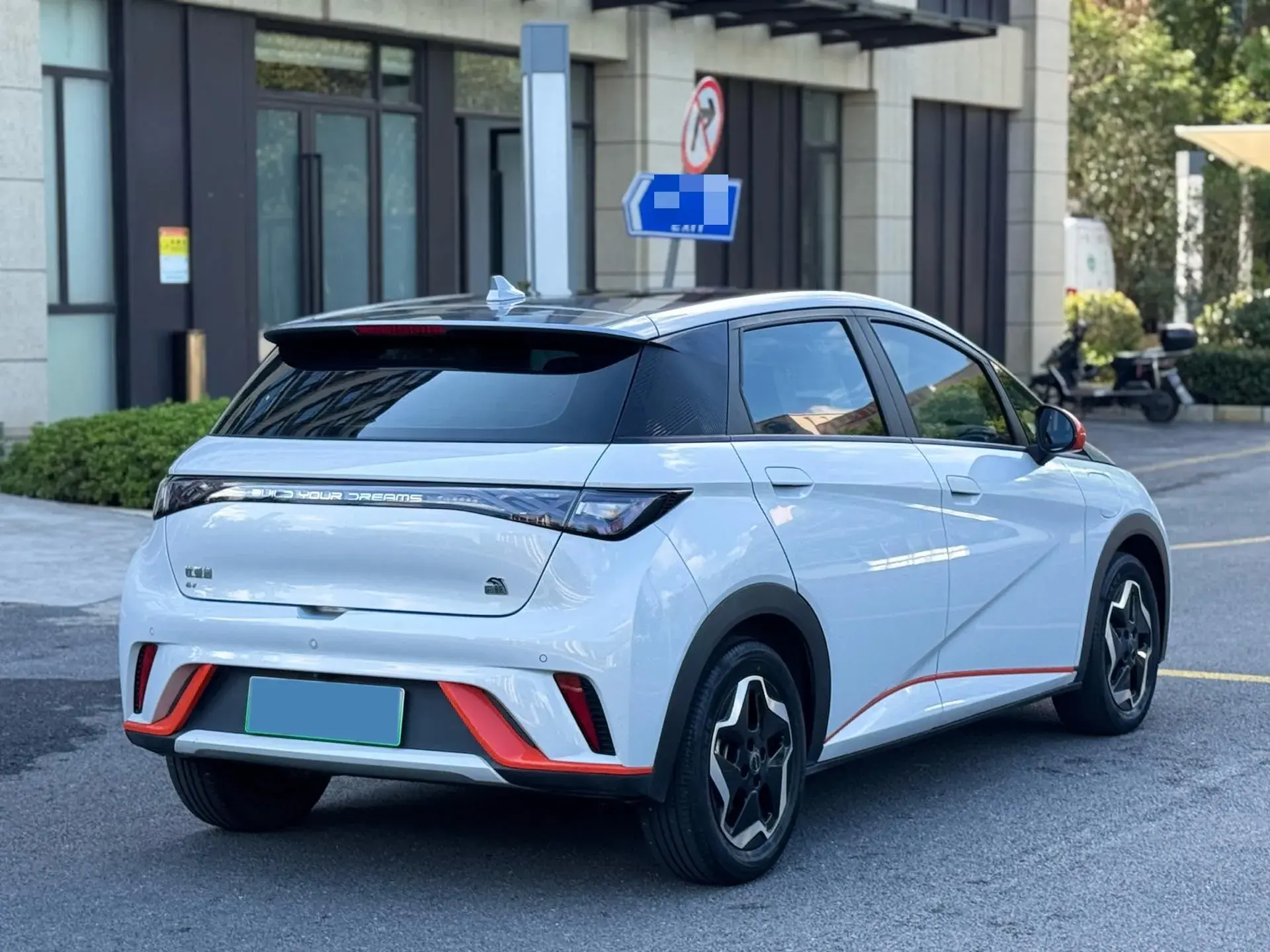 2021 BYD DOLPHIN thumbnail 4