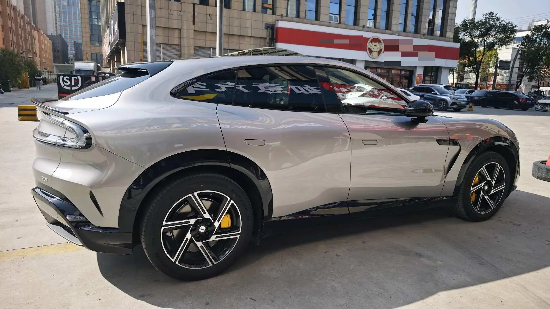 2025 MI YU7 thumbnail 4