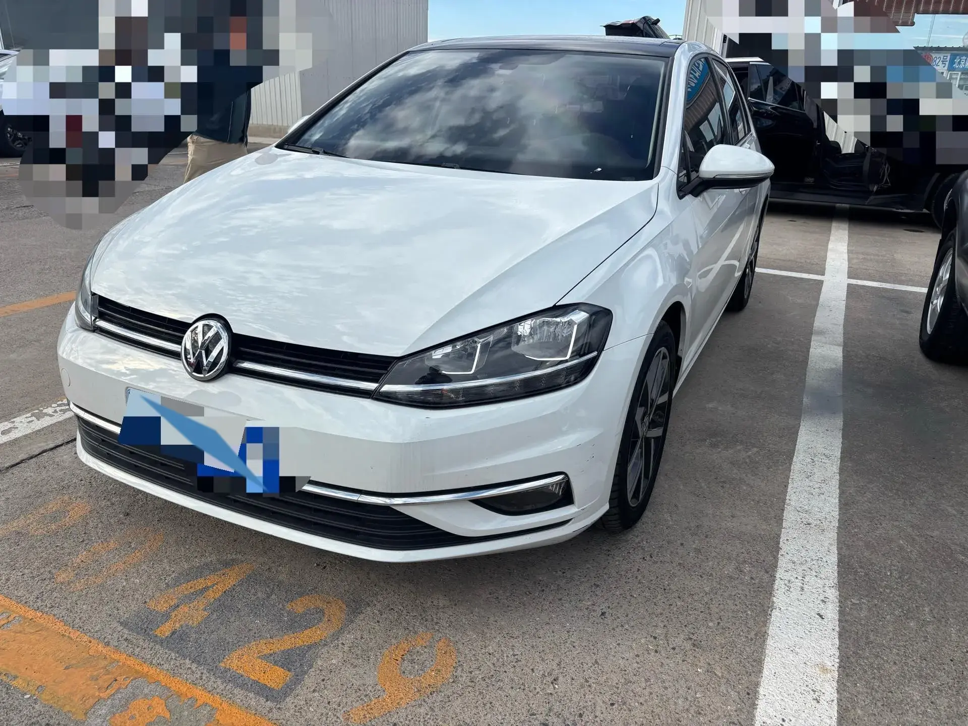 2019 VOLKSWAGEN GOLF view 1