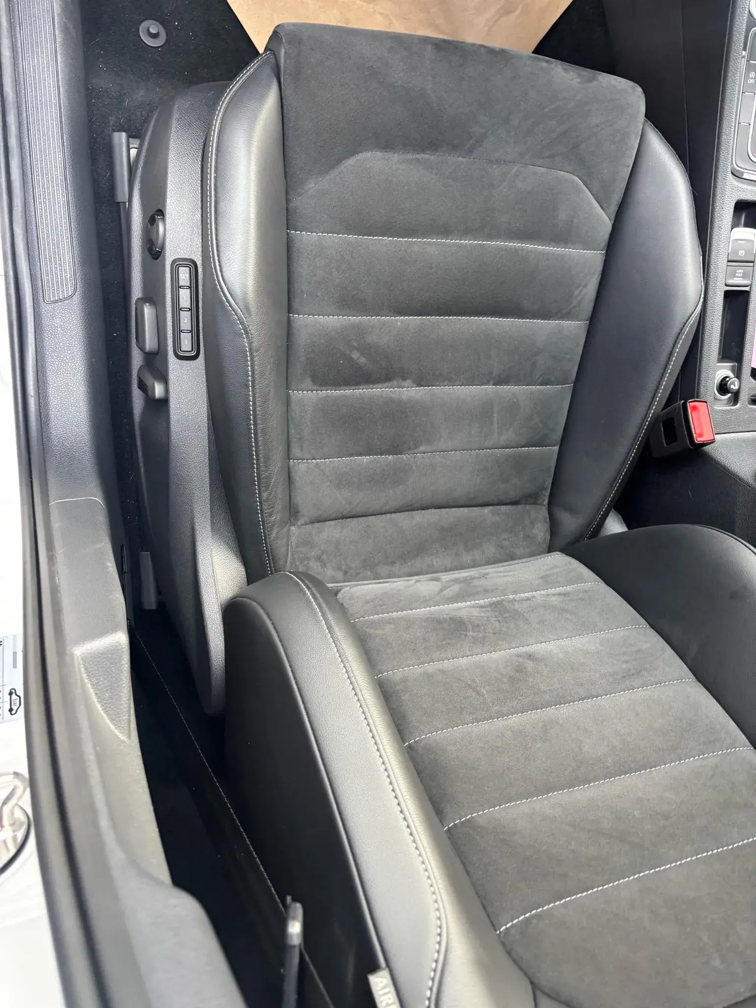 2019 VOLKSWAGEN GOLF thumbnail 3