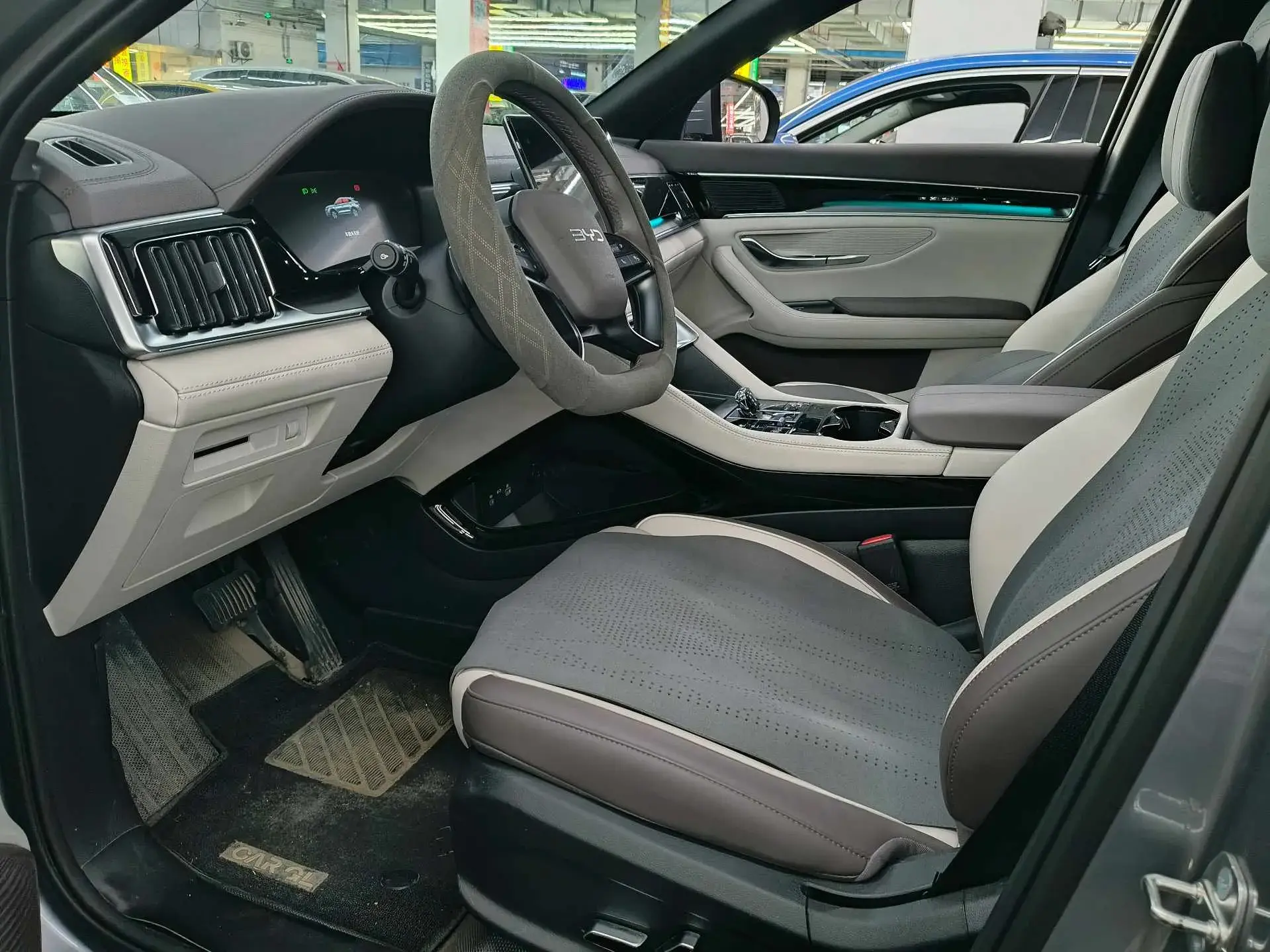 2025 BYD SONG thumbnail 4