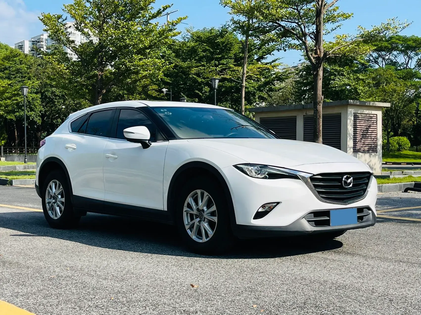 2018 MAZDA CX-4 thumbnail 3