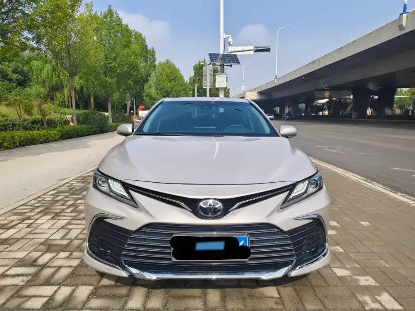 2023 TOYOTA CAMRY thumbnail 3