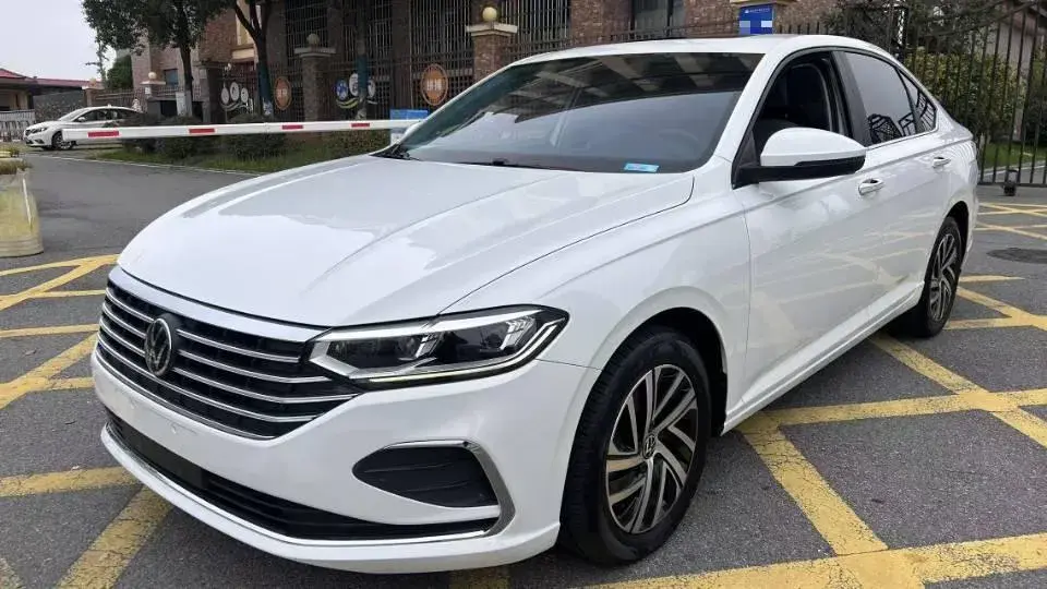 2023 VOLKSWAGEN LAVIDA view 1