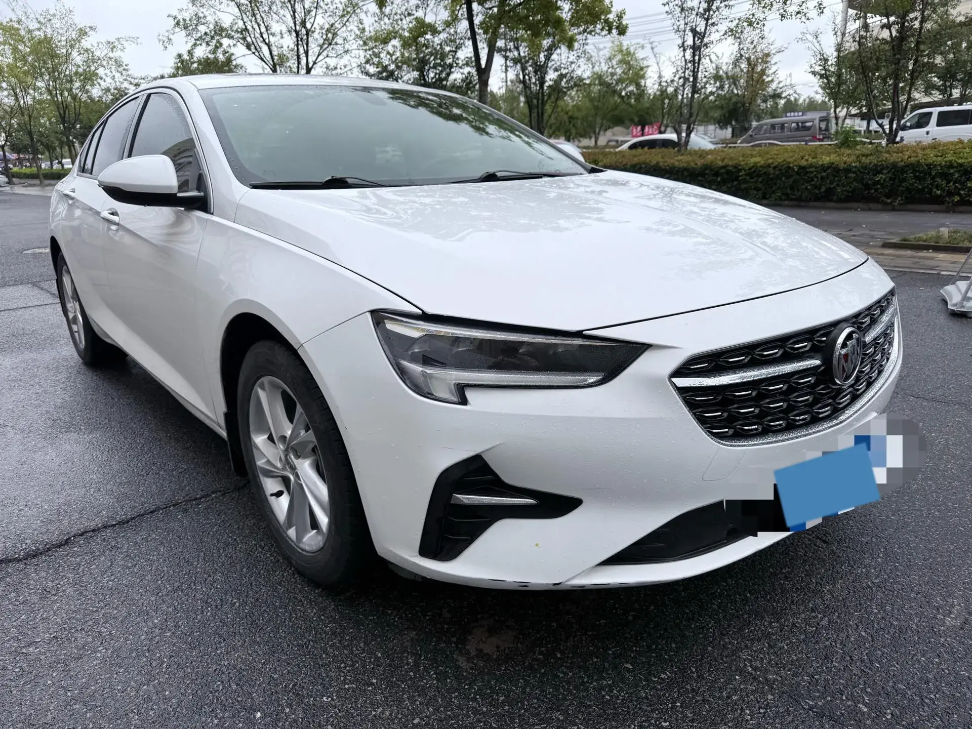 2020 BUICK REGAL thumbnail 3