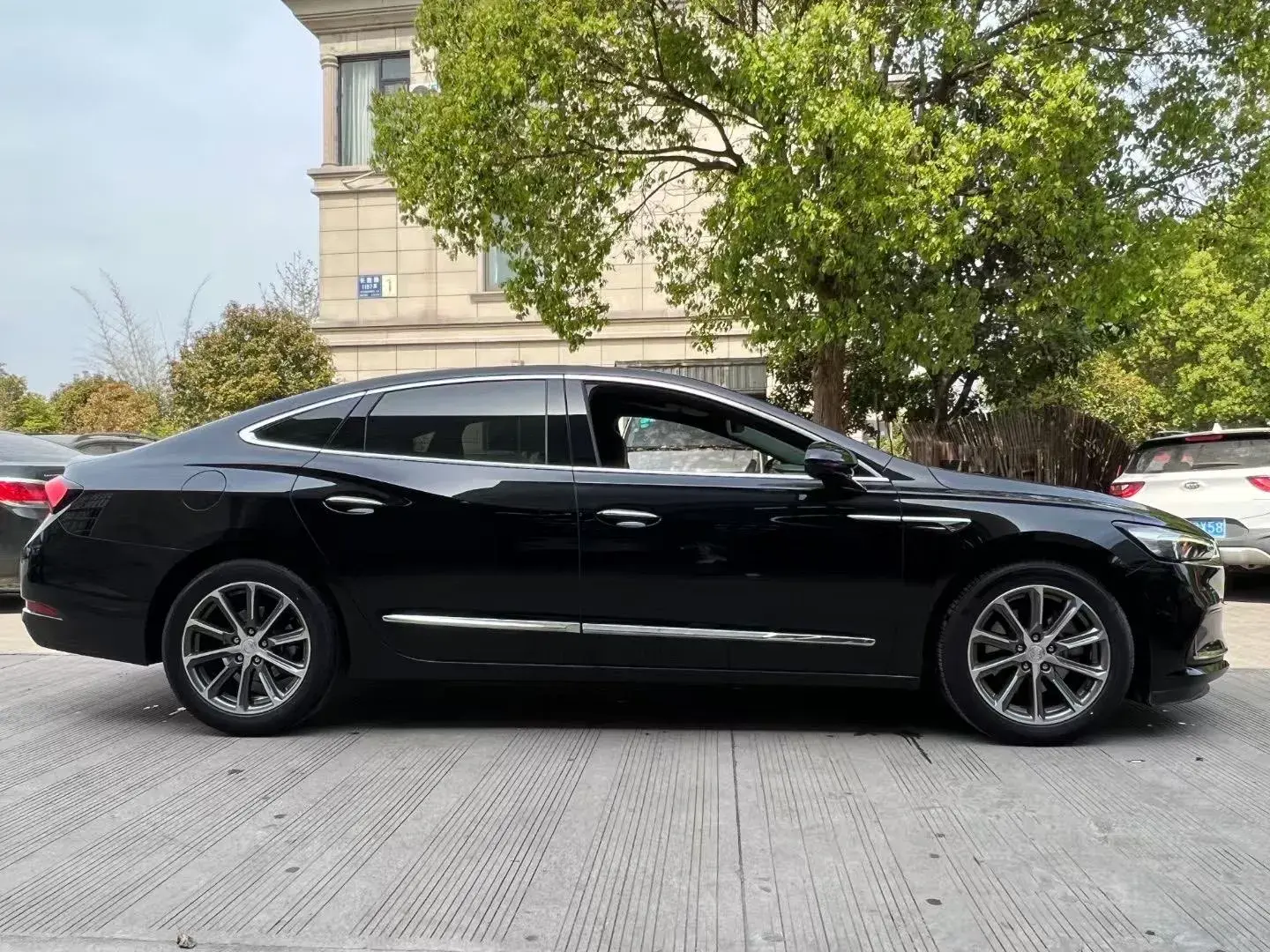 2021 BUICK LARCOSSE thumbnail 3