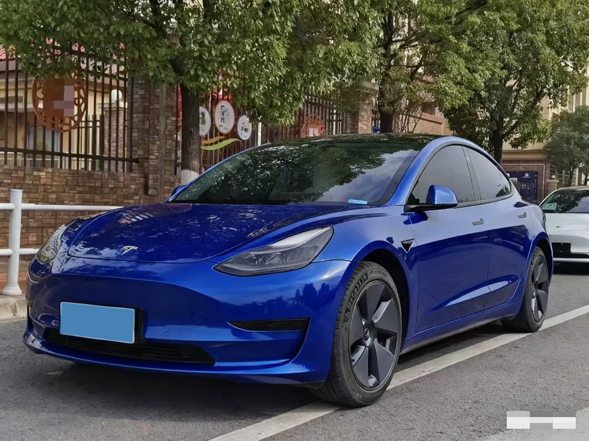 2020 TESLA MODEL view 1