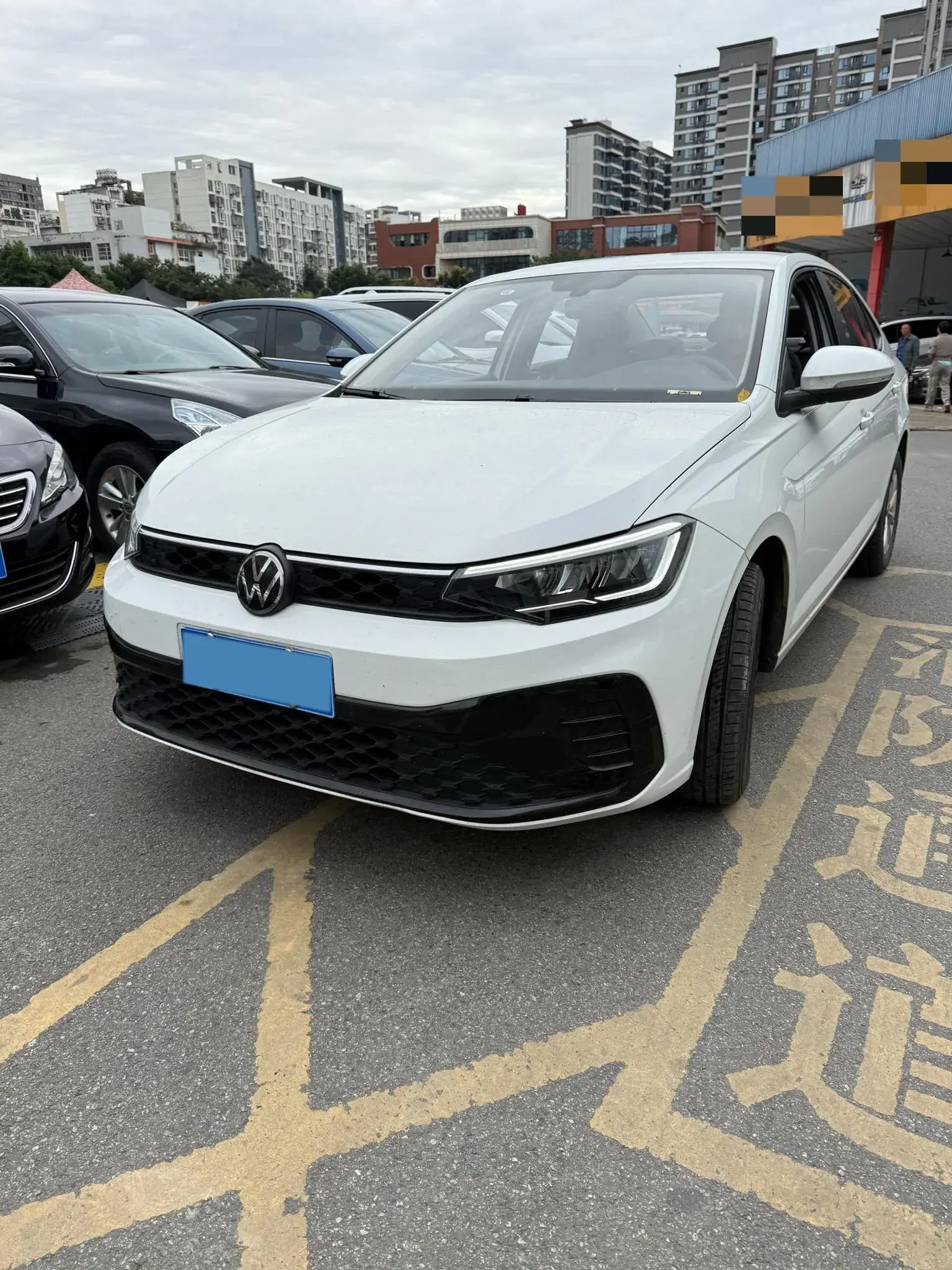 2023 VOLKSWAGEN LAVIDA view 1